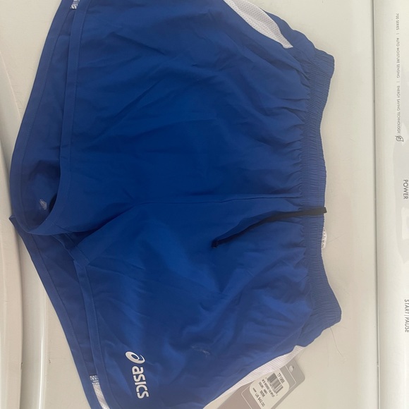 Clothes - Picture 3 of 4